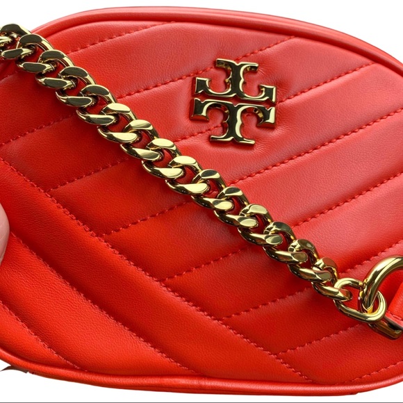❤️✨ Tory Burch Kira Chevron small camera bag❤️ - Picture 3 of 14